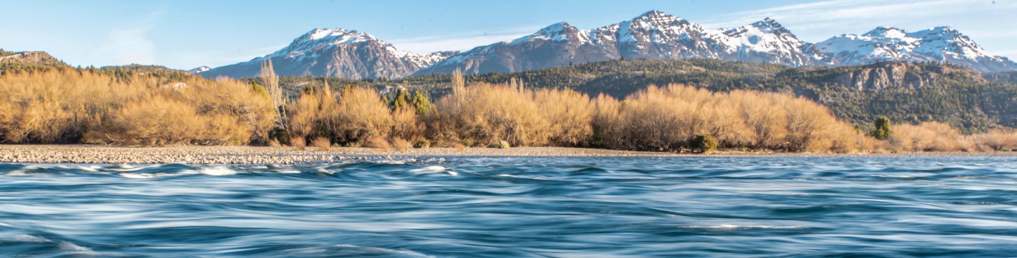 Paysage montagne et lac